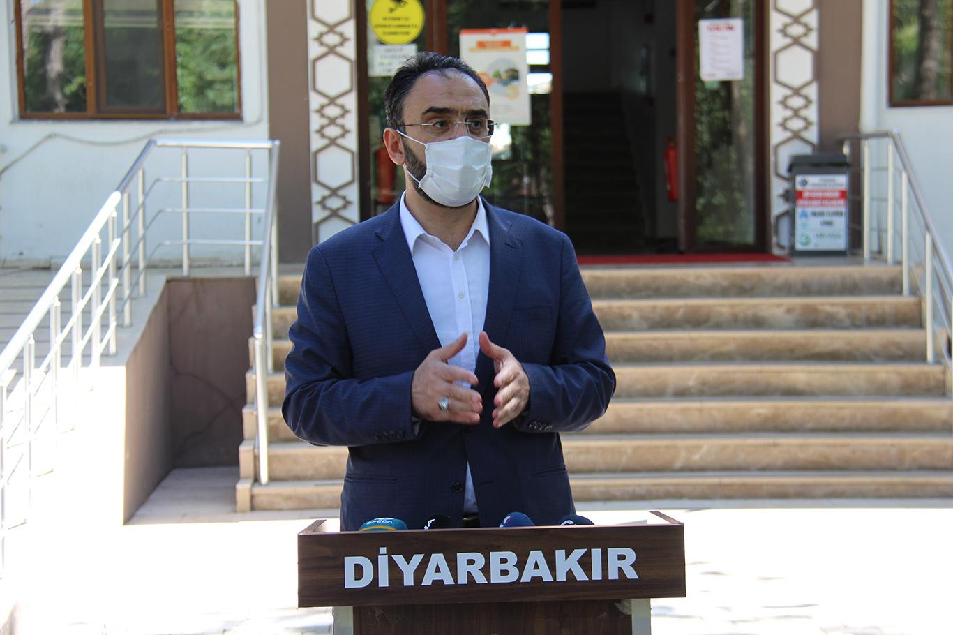 Cuma namazı cami avlusu ve belirlenen alanlarda kılınacak